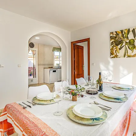 Holiday home Stunning Air Conditioned House